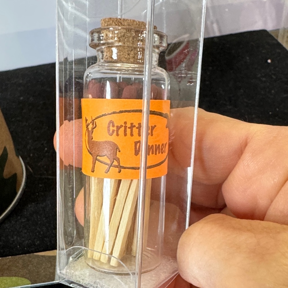 Critter Dinner Candle Gift Set with Opener. Grapefruit scented candle - Picture 3 of 6